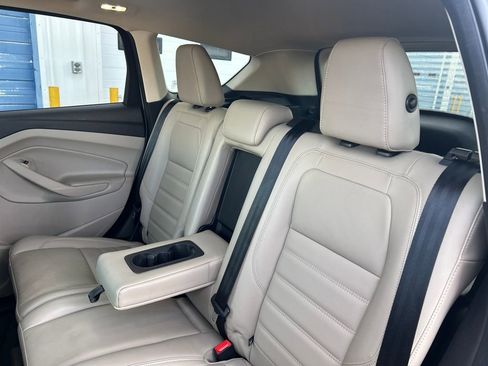 Used 2019 Ford Escape Titanium image 24