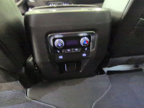 Used 2024 GMC Yukon XL AT4 w/ Technology Package AWD/4WD image 28