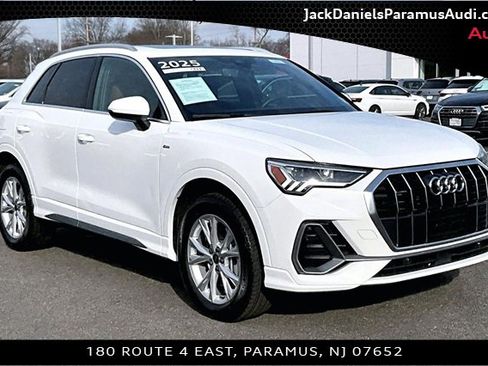 Used 2025 Audi Q3 2.0T Premium w/ Convenience Package image 9