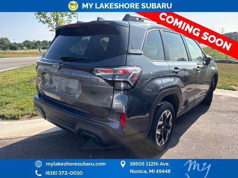 Used 2025 Subaru Forester Premium AWD/4WD image 7