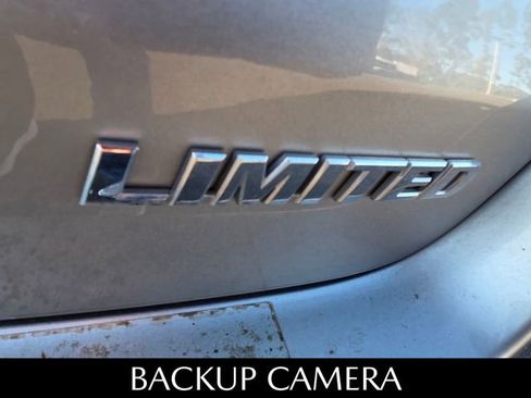 Used 2017 Toyota Highlander Limited image 6