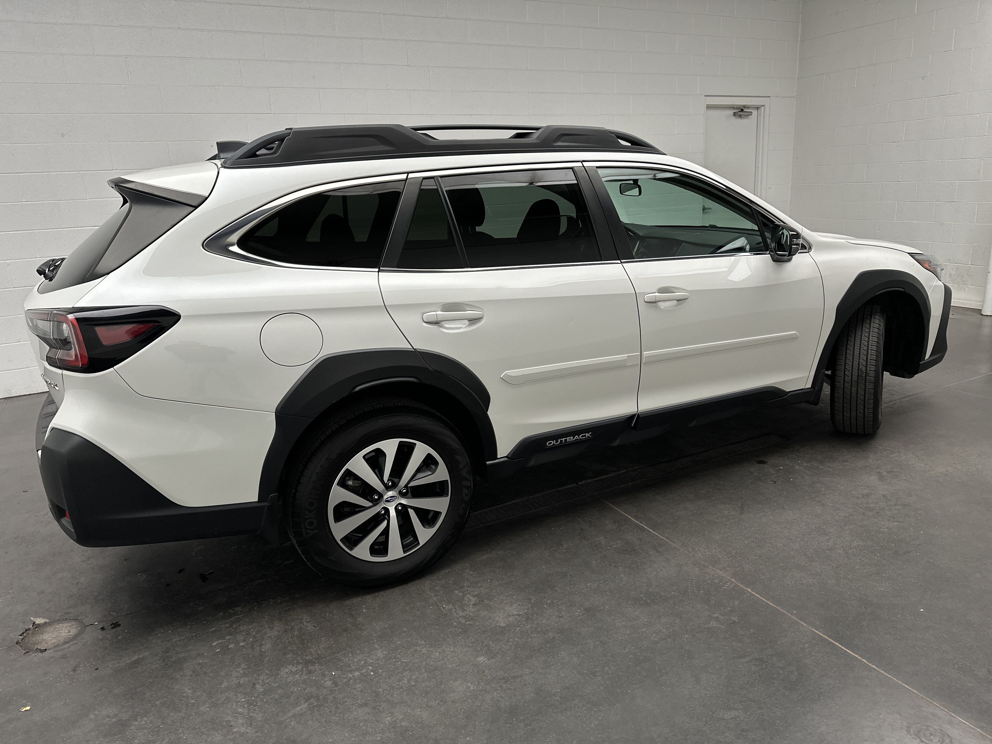 Used 2025 Subaru Outback Premium AWD/4WD image 8