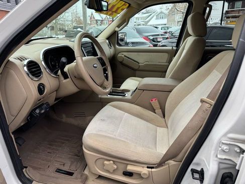 Used 2008 Ford Explorer XLT image 9