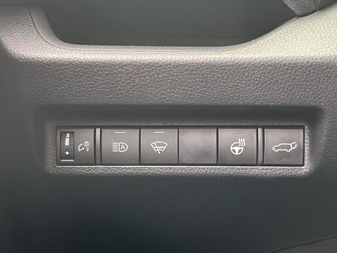 Used 2021 Toyota RAV4 XLE w/ Convenience Package image 11