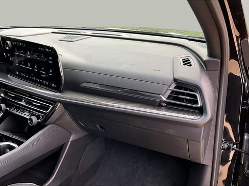 Used 2025 Chevrolet Traverse High Country w/ LPO, Floor Liner Package FWD image 19