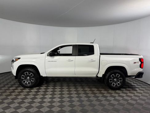 Used 2024 Chevrolet Colorado Z71 w/ Advanced Trailering Package AWD/4WD image 9