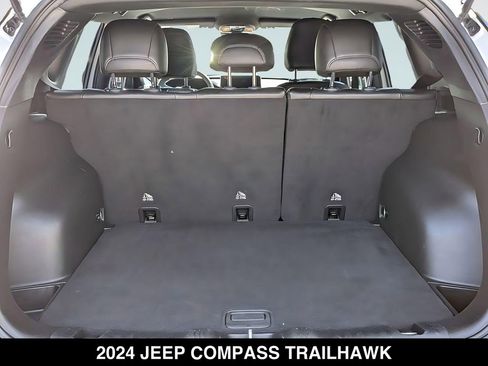 Certified 2024 Jeep Compass Trailhawk AWD/4WD image 8