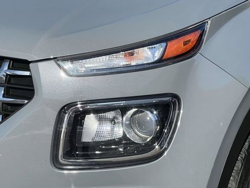 Used 2021 Hyundai Venue SEL image 8