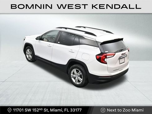 Used 2023 GMC Terrain SLE w/ Driver Convenience Package image 15