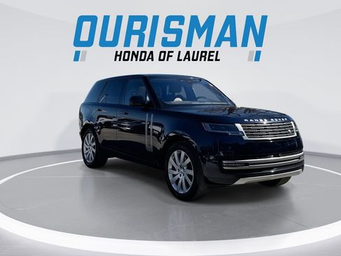 Used 2023 Land Rover Range Rover SE image 2