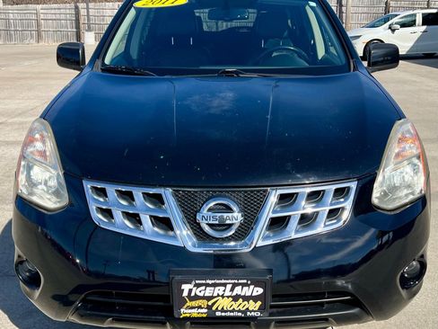 Used 2011 Nissan Rogue SV w/ SL Pkg image 2