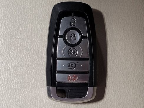 Used 2021 Ford Edge Titanium w/ Equipment Group 301A FWD image 32