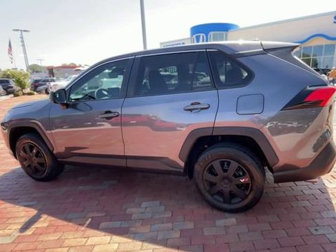 Used 2023 Toyota RAV4 LE FWD image 7