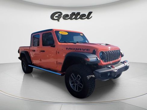 Used 2025 Jeep Gladiator Mojave w/ Safety Group AWD/4WD image 7
