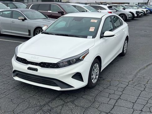 Used 2024 Kia Forte LX image 3