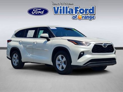 Used 2021 Toyota Highlander LE FWD image 33