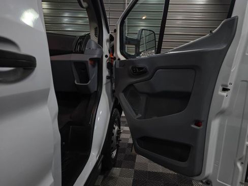 Used 2018 Ford Transit 350 XLT image 31