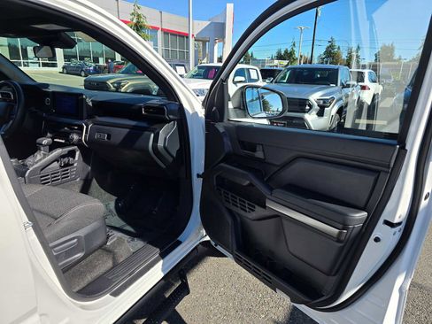 Certified 2025 Toyota 4Runner SR5 image 10