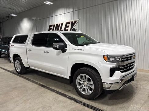 Used 2025 Chevrolet Silverado 1500 LTZ AWD/4WD image 4