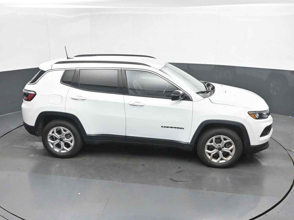 Used 2025 Jeep Compass Latitude AWD/4WD image 28