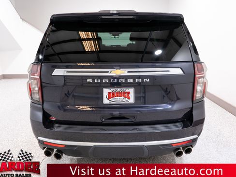 Used 2024 Chevrolet Suburban High Country image 4