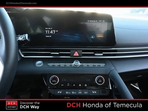 Used 2025 Hyundai Elantra Limited image 11