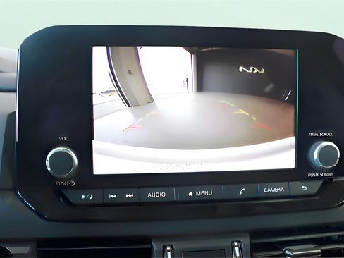 Used 2025 Nissan Pathfinder S image 11