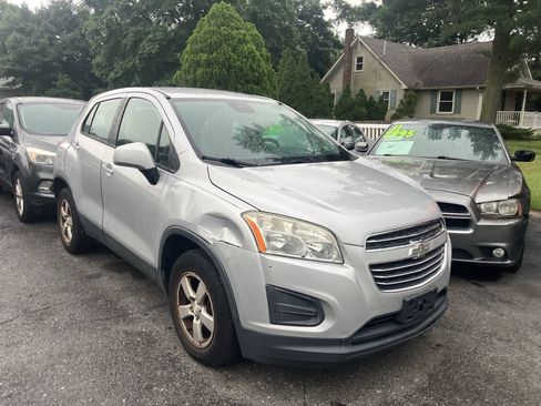 Used 2015 Chevrolet Trax LS w/ LPO, Cargo Package AWD/4WD image 1