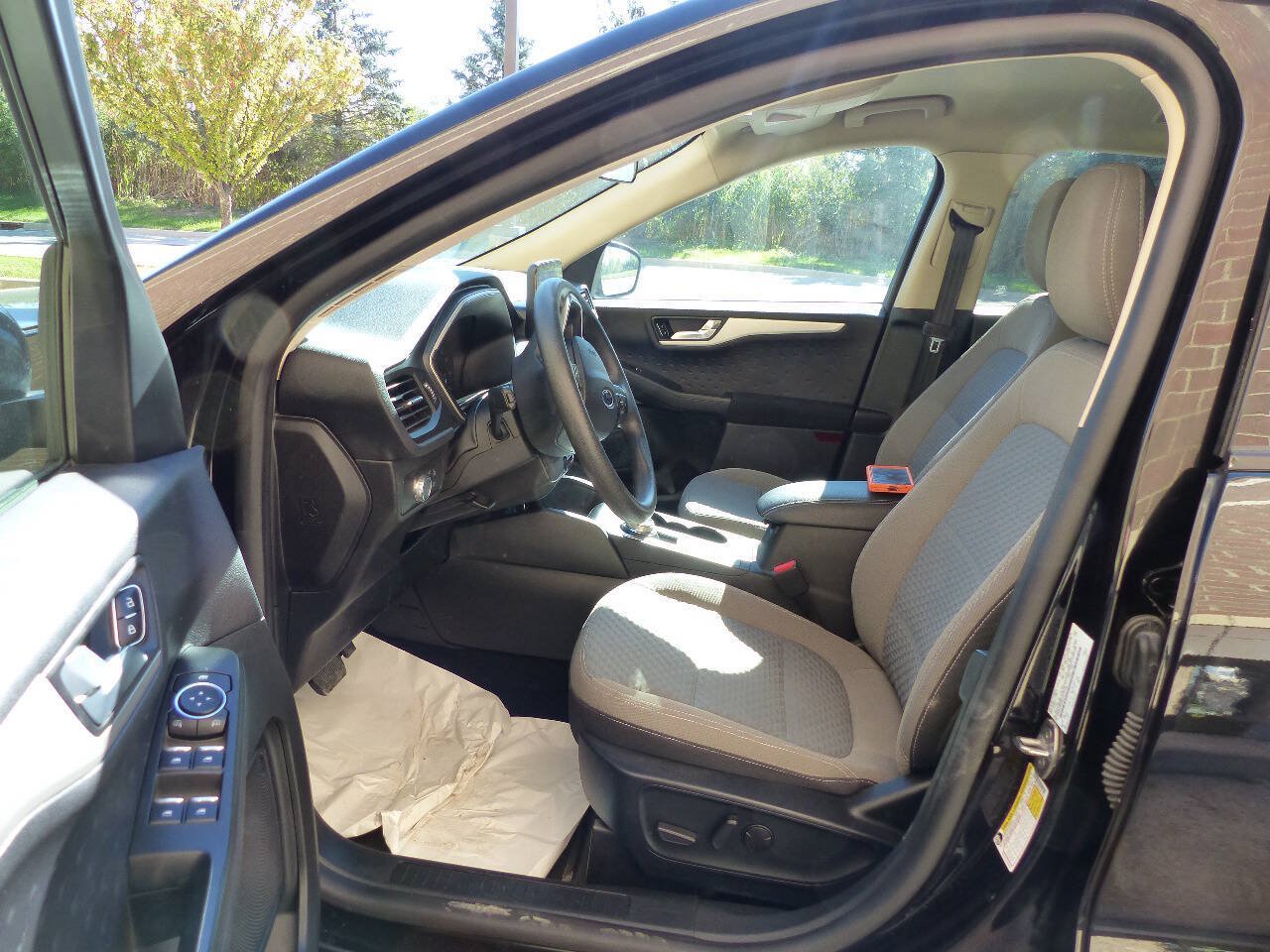 Used 2020 Ford Escape SE AWD/4WD image 25