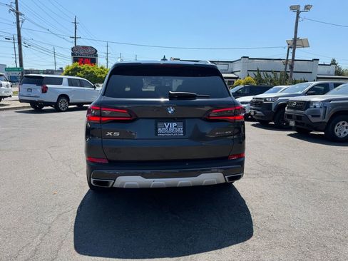 Used 2022 BMW X5 xDrive40i AWD/4WD image 6