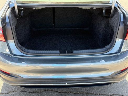Used 2025 Volkswagen Jetta SE FWD image 29