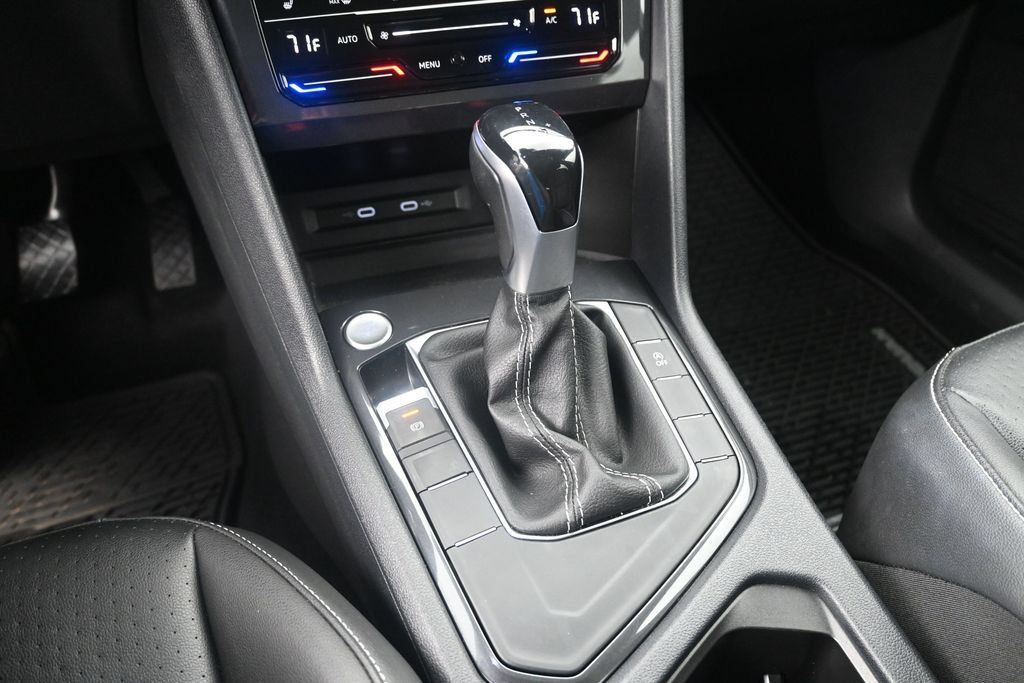 Used 2022 Volkswagen Tiguan SE FWD image 22