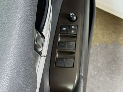 Used 2023 Toyota Camry SE w/ Convenience Package FWD image 18