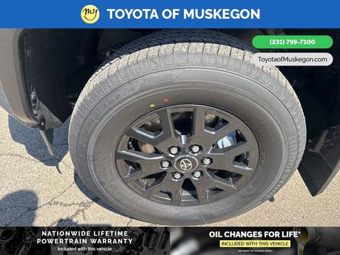 New 2026 Toyota 4Runner SR5 AWD/4WD image 9