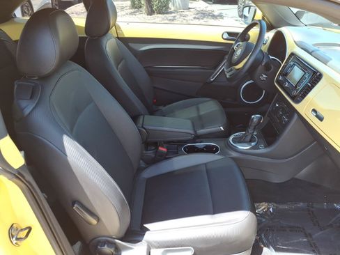 Used 2012 Volkswagen Beetle 2.5 FWD image 11