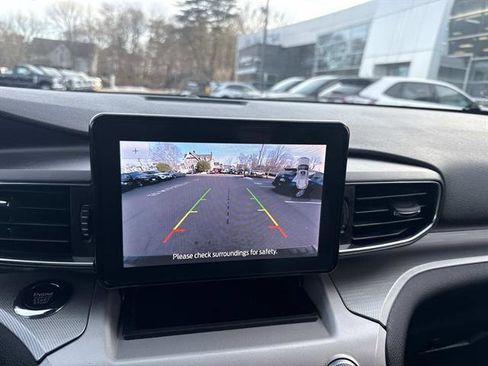 Certified 2022 Ford Explorer XLT w/ Equipment Group 202A image 25