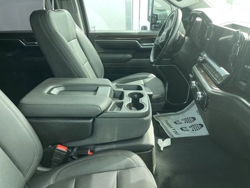 Used 2025 GMC Sierra 3500 SLE w/ SLE Value Package AWD/4WD image 12