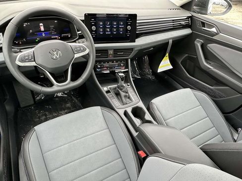 New 2026 Volkswagen Jetta SE FWD image 9