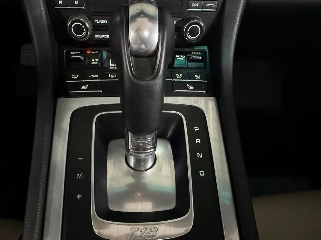 Used 2018 Porsche 718 Boxster RWD image 35