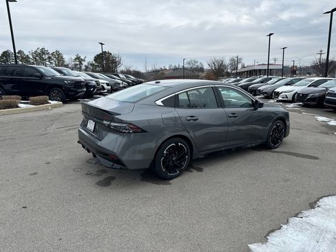 New 2026 Nissan Sentra SR w/ SR Premium Package FWD image 8