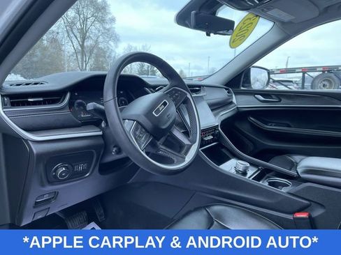 Used 2023 Jeep Grand Cherokee Limited w/ Luxury Tech Group II image 11