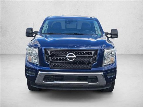 Used 2021 Nissan Titan SV w/ SV Convenience Package image 2