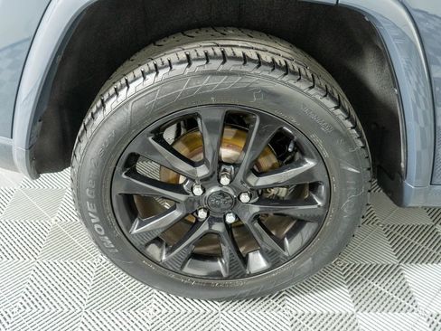 Used 2018 Jeep Grand Cherokee Altitude image 31