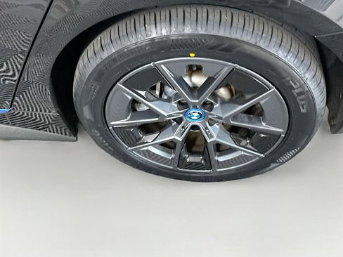 Used 2024 BMW i4 eDrive40 w/ Premium Package RWD image 11