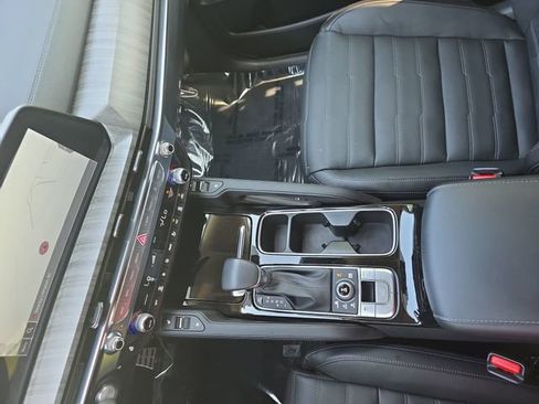 Used 2025 Kia Telluride SX Prestige AWD/4WD image 27