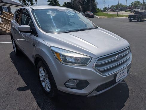 Used 2017 Ford Escape SE FWD image 8