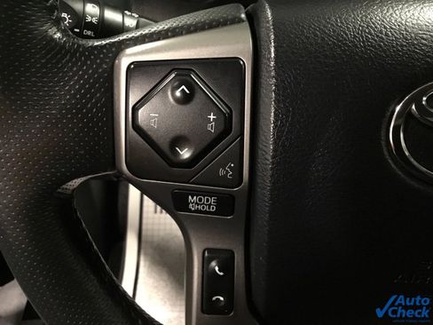 Used 2017 Toyota Tacoma SR5 image 40