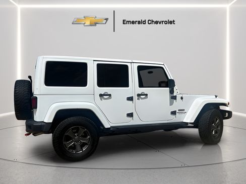 Used 2017 Jeep Wrangler Unlimited Rubicon AWD/4WD image 9