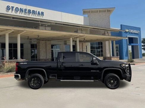 Used 2020 Chevrolet Silverado 2500 LT w/ Convenience Package image 4