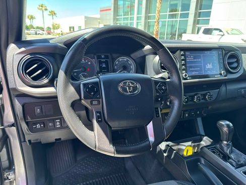 Certified 2020 Toyota Tacoma TRD Off-Road w/ Technology Package AWD/4WD image 13